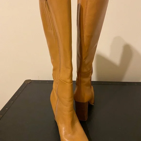 Diba Elegant Tan Knee-High Women's Size 8M Leather Square Toe Boots w/4” Heel - Picture 6 of 16